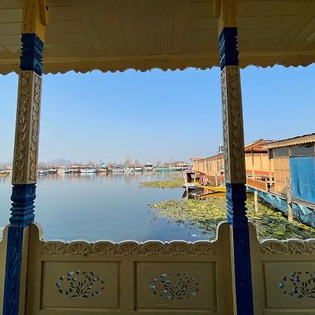 The Heritage Safina Group Of Houseboats Otel Srīnagar Dış mekan fotoğraf