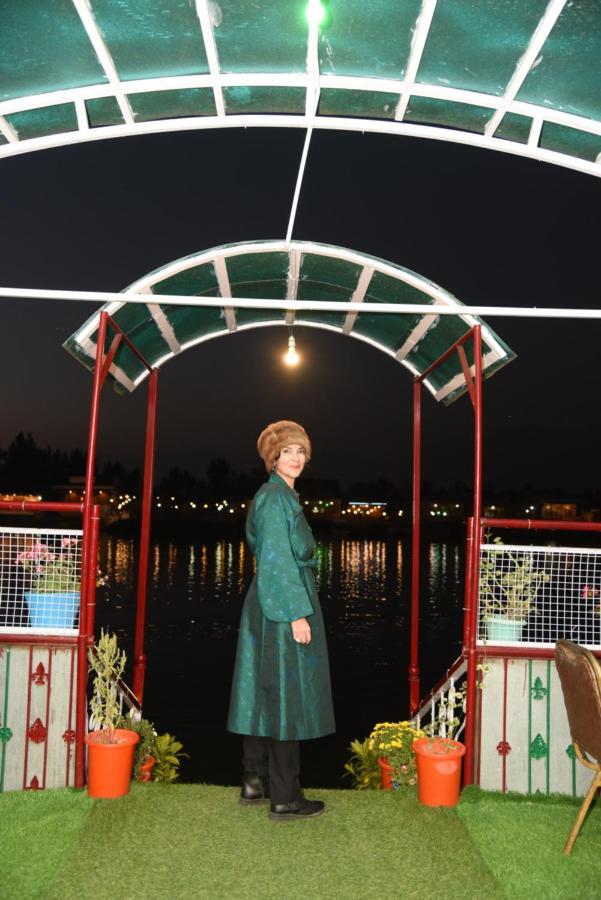 The Heritage Safina Group Of Houseboats Otel Srīnagar Dış mekan fotoğraf